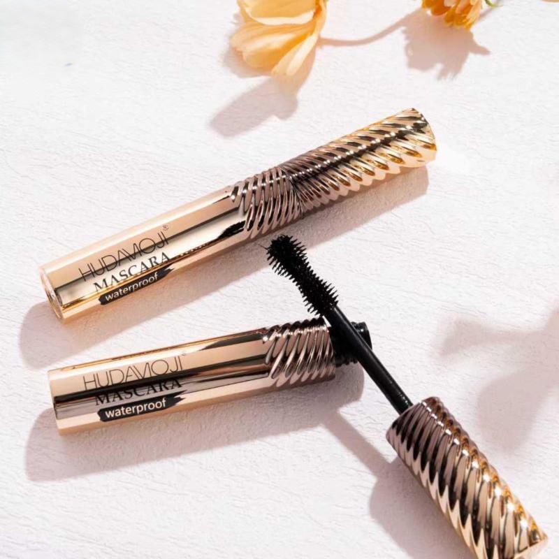 ریمل بلند کننده و حجم‌دهنده ضدآب هدی موجی 10میل HUDAMOJI MASCARA Waterproof Long Lasting